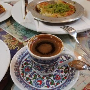 Meet your Posher, Rezkia